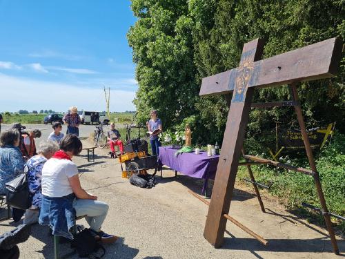 Aachener Friedenskreuz vor der Eibenkapelle